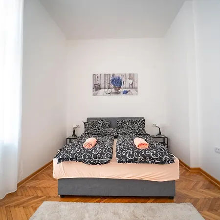 Botanical9, Centre, 2 Bedroom With Netflix * 贝尔格莱德