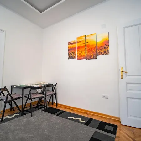 Botanical9, Centre, 2 Bedroom With Netflix Apartman *