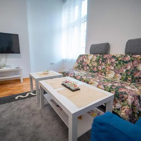Botanical9, Centre, 2 Bedroom With Netflix *