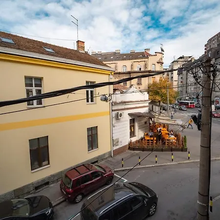 Botanical9, Centre, 2 Bedroom With Netflix Apartament Belgrad