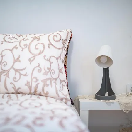 Botanical9, Centre, 2 Bedroom With Netflix Apartman Belgrád