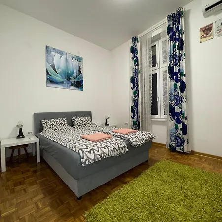 Botanical9, Centre, 2 Bedroom With Netflix Apartman Belgrád