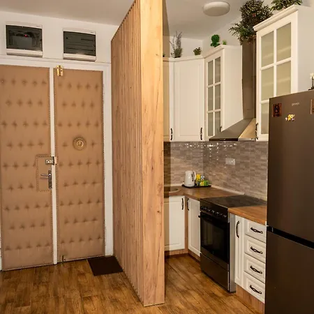 Botanical9, Centre, 2 Bedroom With Netflix Apartman Belgrád